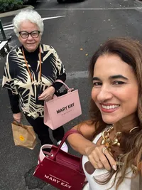 Kátia Teixeira com a mãe, também consultora Mary Kay